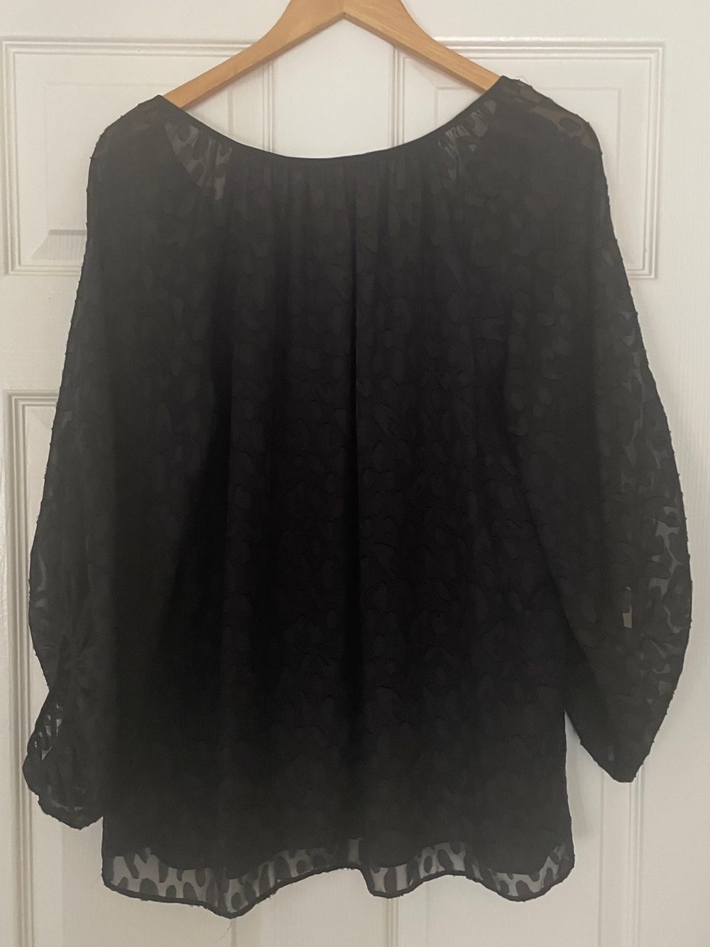 🖤 White House Black Market Black Sheer Patterned Blouse 🖤 - Picture 5 of 8